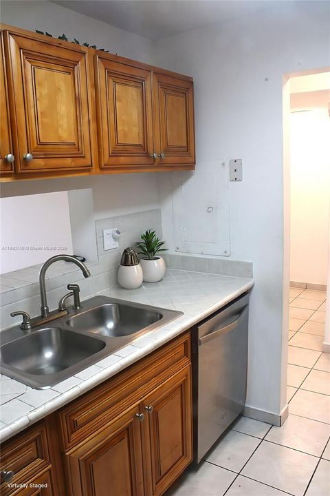 Recently Rented: $1,790 (1 beds, 1 baths, 667 Square Feet)