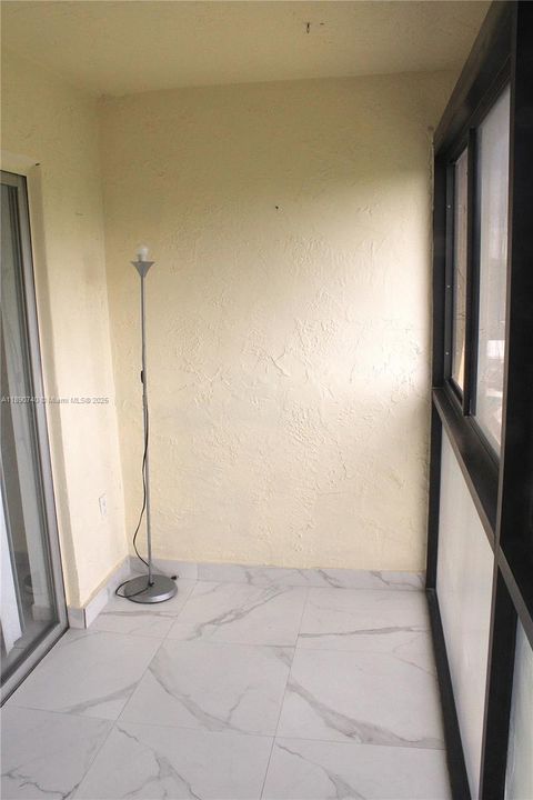 Recently Rented: $1,790 (1 beds, 1 baths, 667 Square Feet)