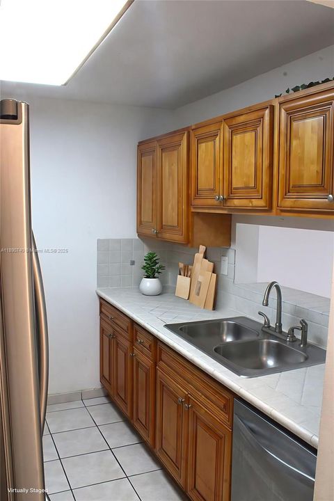 Recently Rented: $1,790 (1 beds, 1 baths, 667 Square Feet)