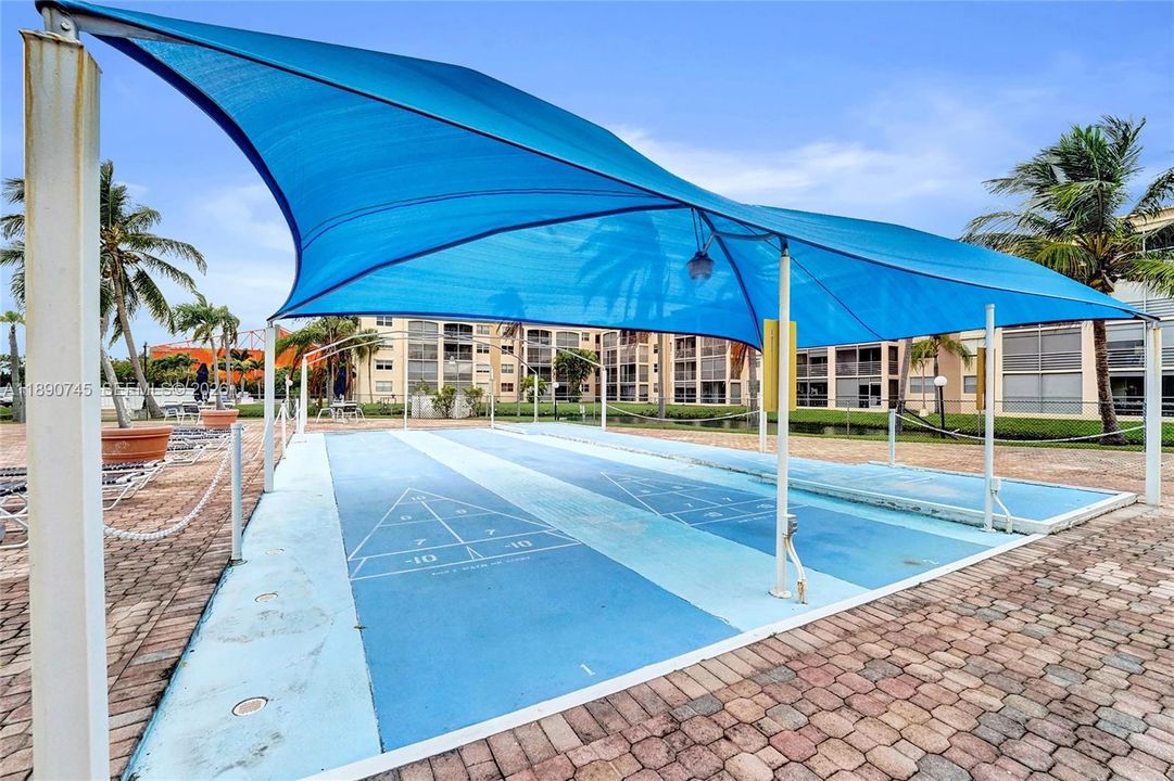 Active With Contract: $219,000 (2 beds, 2 baths, 1070 Square Feet)