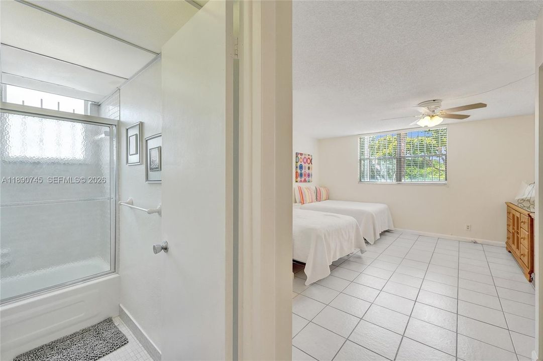Active With Contract: $219,000 (2 beds, 2 baths, 1070 Square Feet)