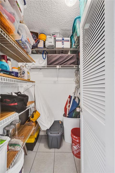 Active With Contract: $219,000 (2 beds, 2 baths, 1070 Square Feet)
