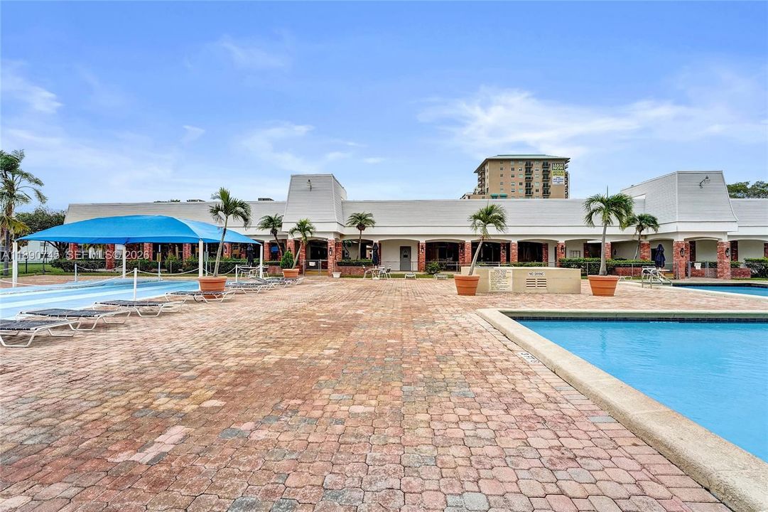 Active With Contract: $219,000 (2 beds, 2 baths, 1070 Square Feet)