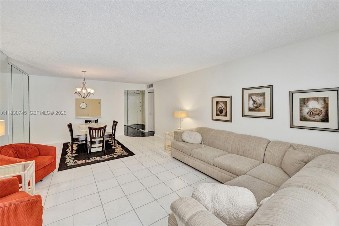 Active With Contract: $219,000 (2 beds, 2 baths, 1070 Square Feet)
