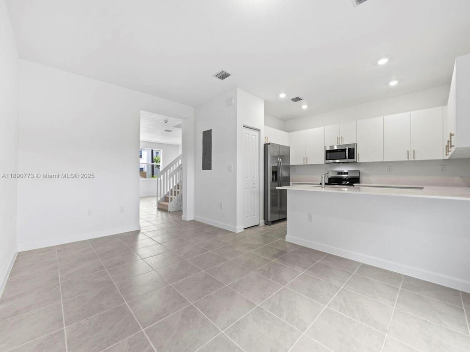 For Rent: $2,550 (3 beds, 2 baths, 0 Square Feet)