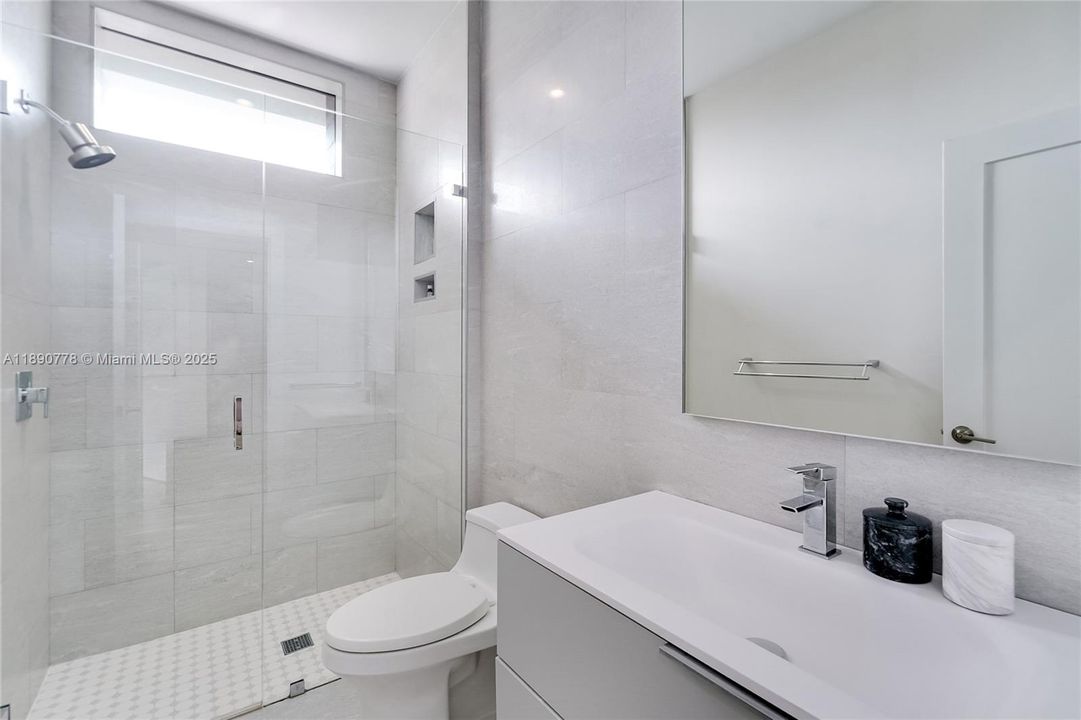 For Sale: $1,599,000 (3 beds, 2 baths, 1817 Square Feet)