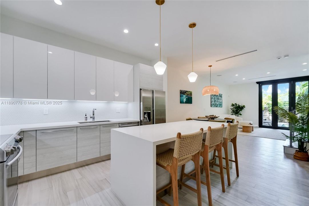 For Sale: $1,599,000 (3 beds, 2 baths, 1817 Square Feet)