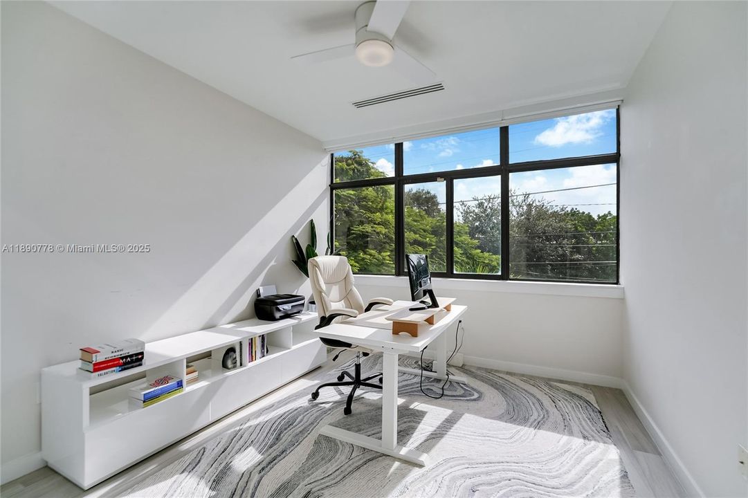 For Sale: $1,599,000 (3 beds, 2 baths, 1817 Square Feet)