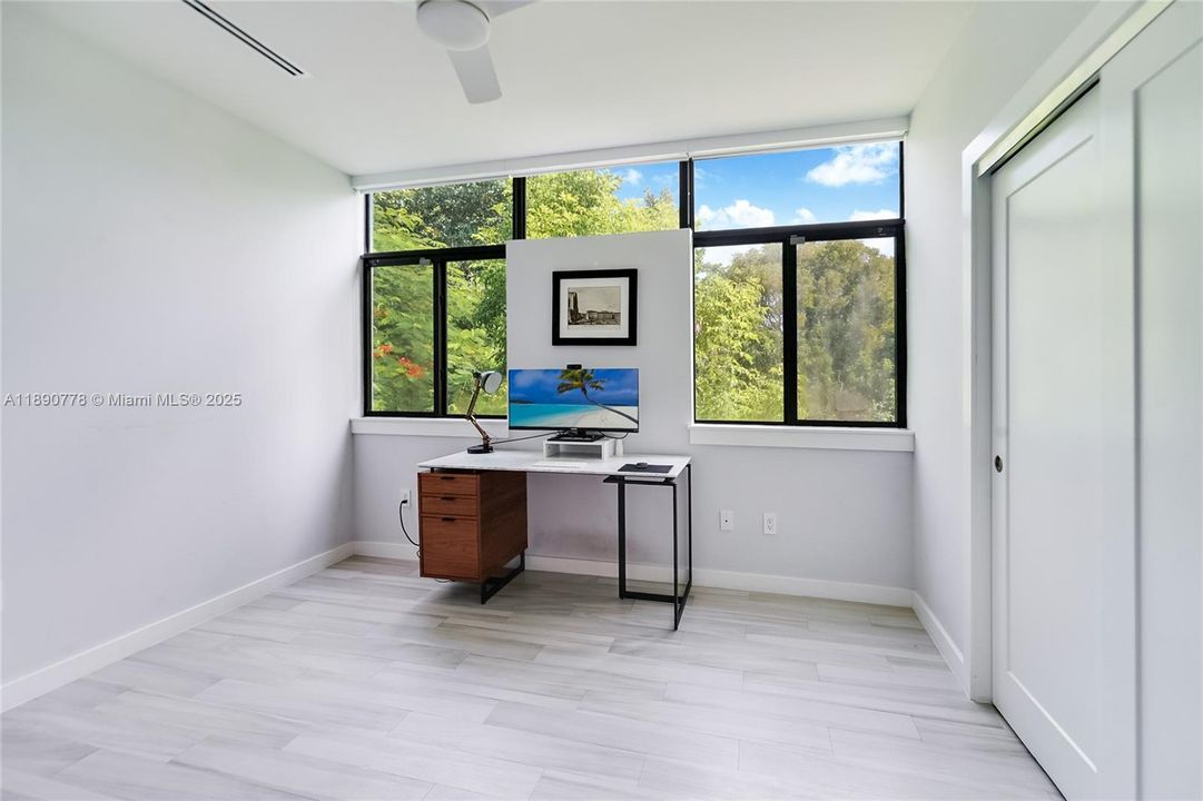 For Sale: $1,599,000 (3 beds, 2 baths, 1817 Square Feet)