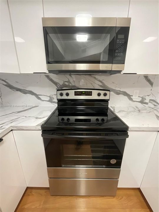 Activo con contrato: $150,000 (1 camas, 1 baños, 1045 Pies cuadrados)