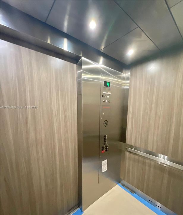 Activo con contrato: $150,000 (1 camas, 1 baños, 1045 Pies cuadrados)