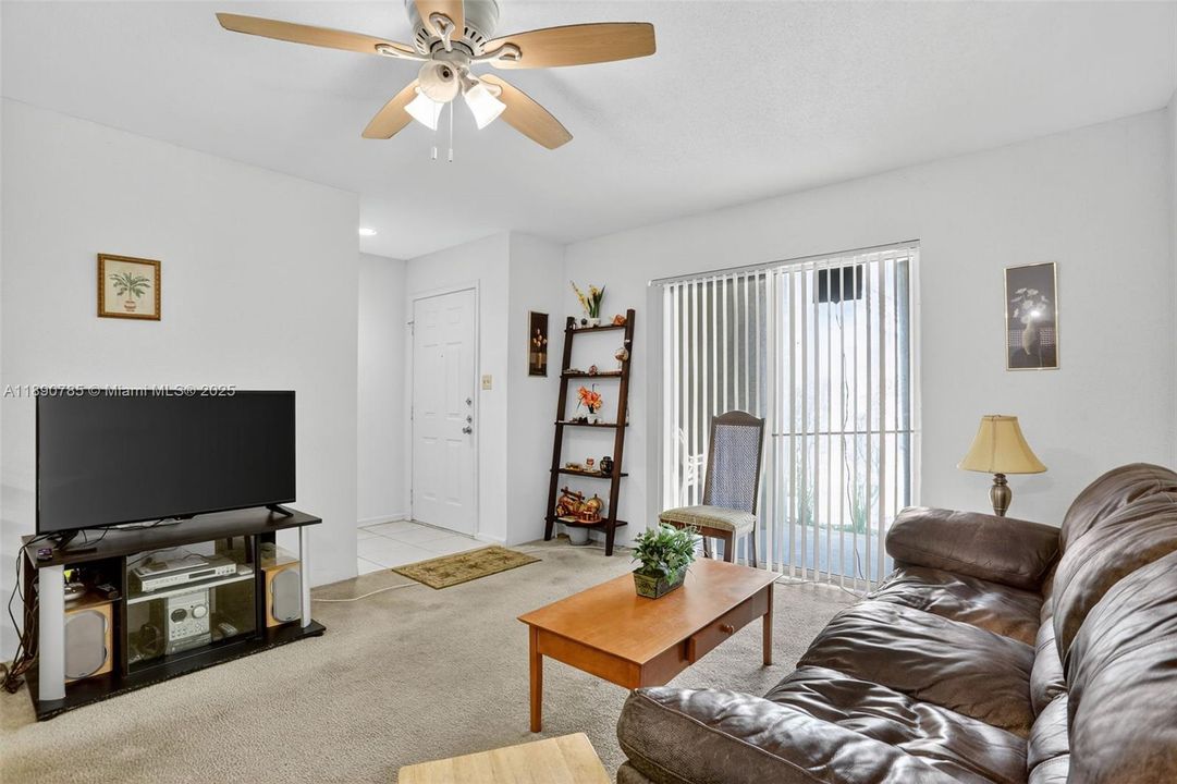 Active With Contract: $195,000 (2 beds, 2 baths, 1000 Square Feet)