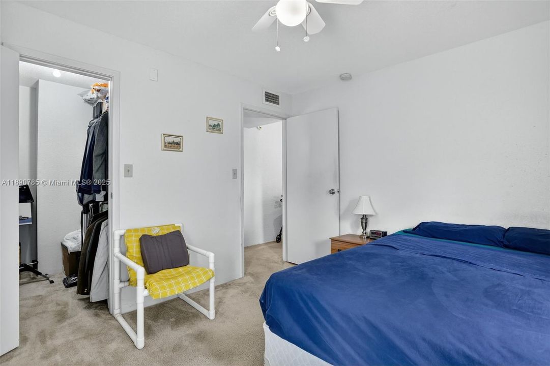 Active With Contract: $195,000 (2 beds, 2 baths, 1000 Square Feet)