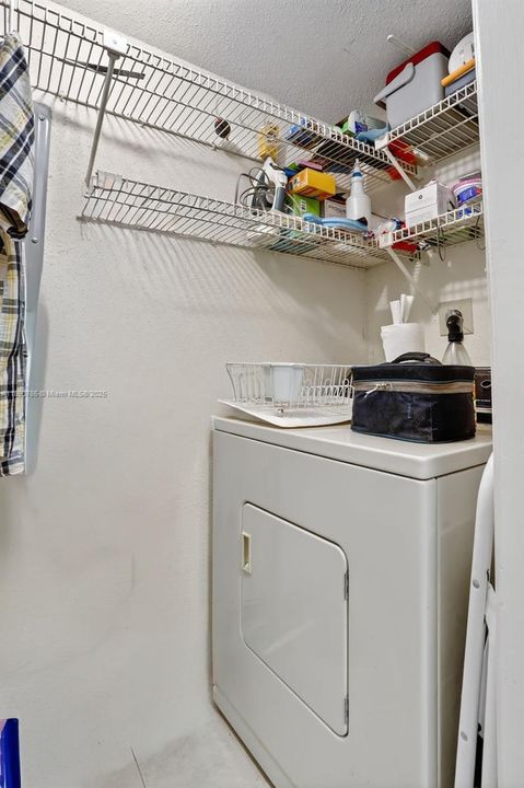 Active With Contract: $195,000 (2 beds, 2 baths, 1000 Square Feet)