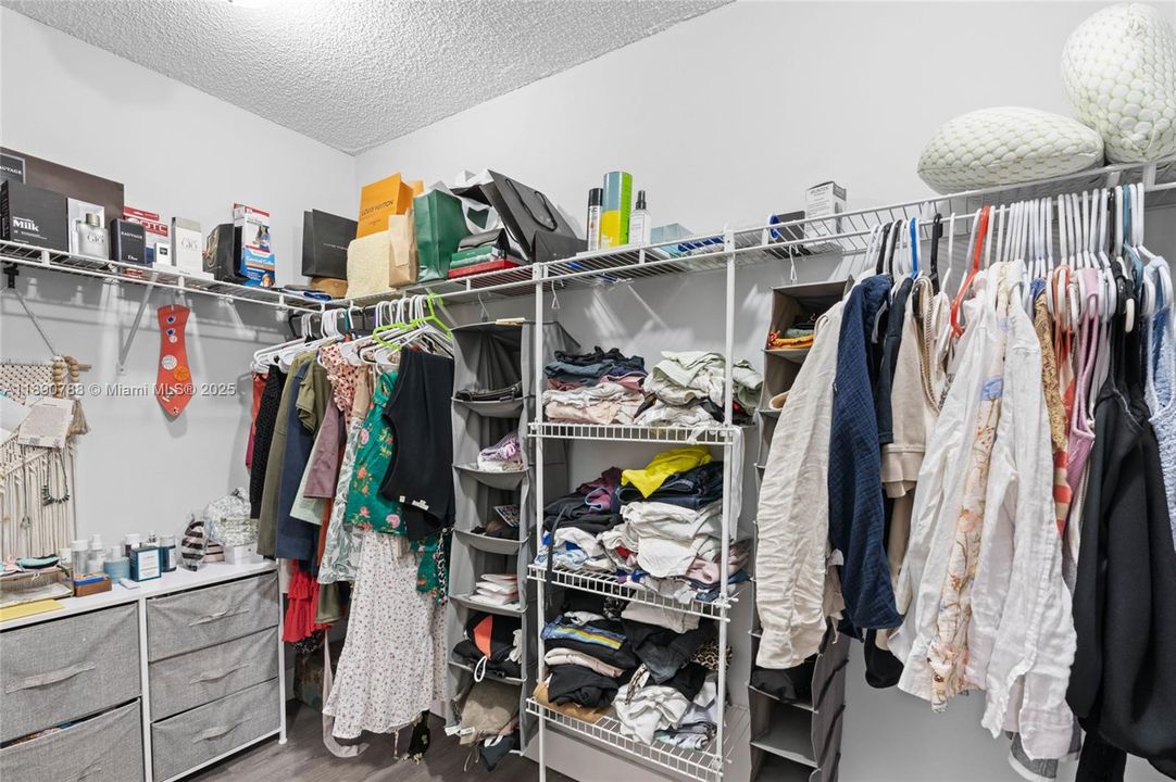 На продажу: $495,000 (3 спален, 2 ванн, 2050 Квадратных фут)