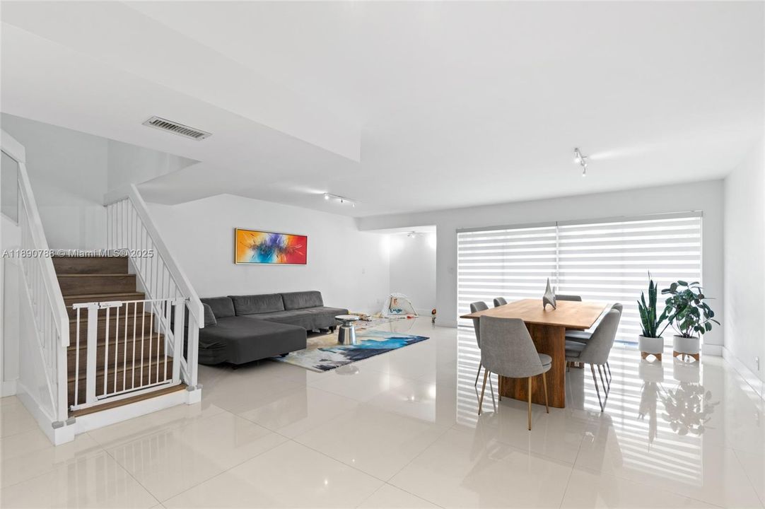 На продажу: $495,000 (3 спален, 2 ванн, 2050 Квадратных фут)