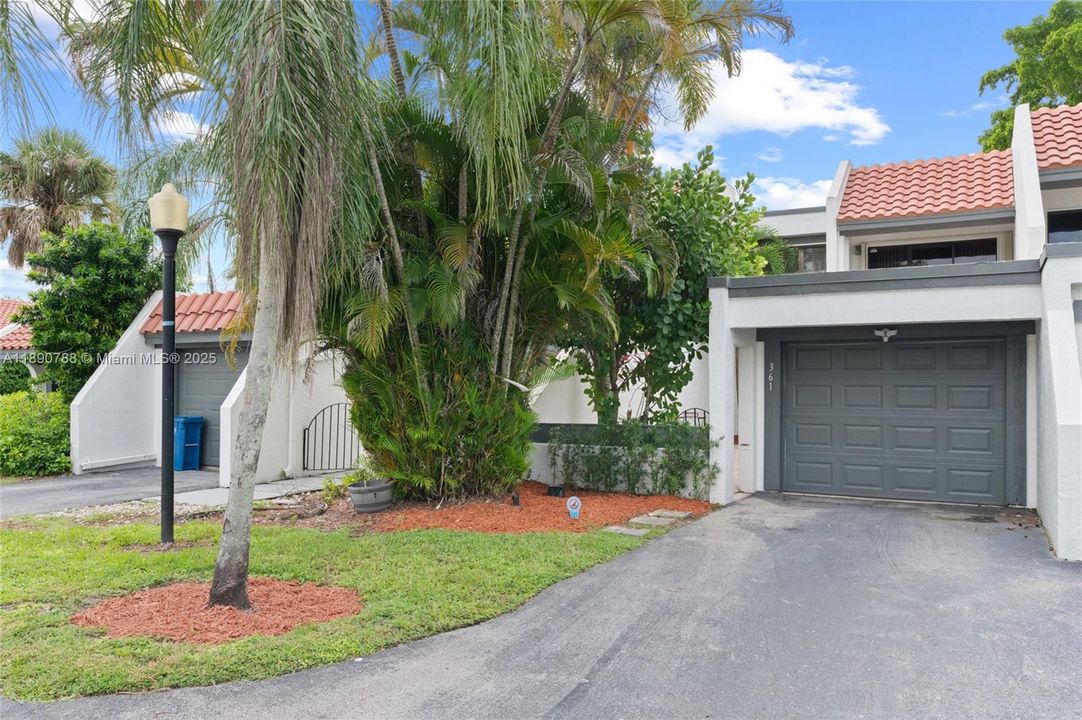 На продажу: $495,000 (3 спален, 2 ванн, 2050 Квадратных фут)