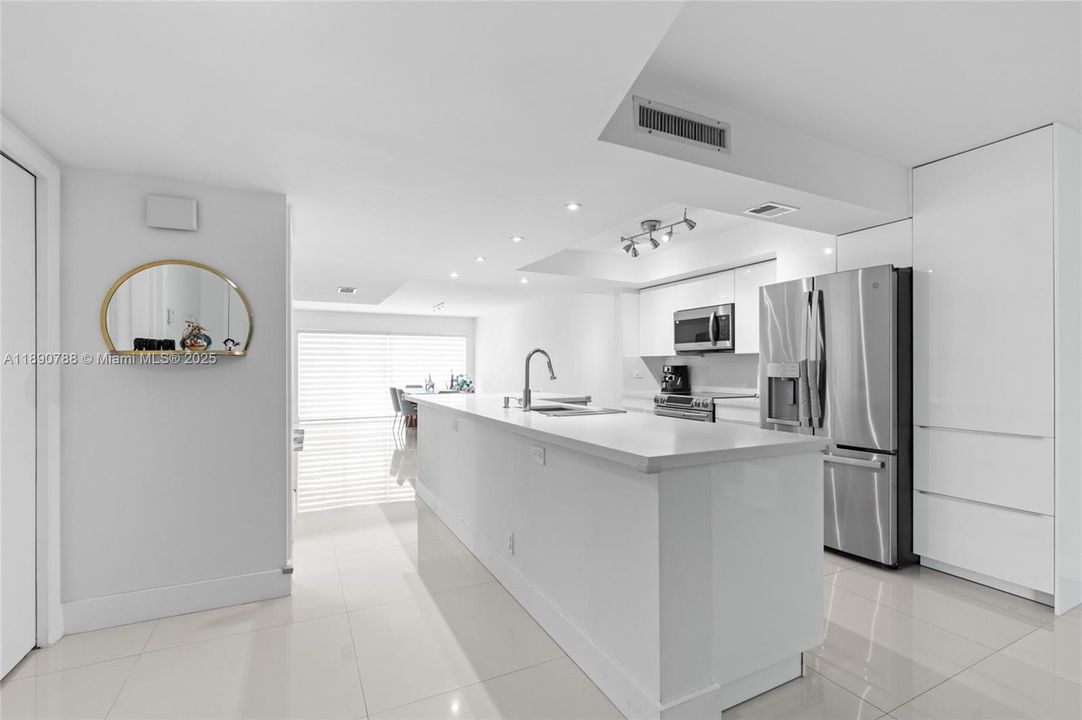 На продажу: $495,000 (3 спален, 2 ванн, 2050 Квадратных фут)