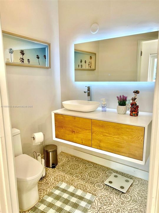 合同活跃: $6,000 (4 贝兹, 3 浴室, 1630 平方英尺)