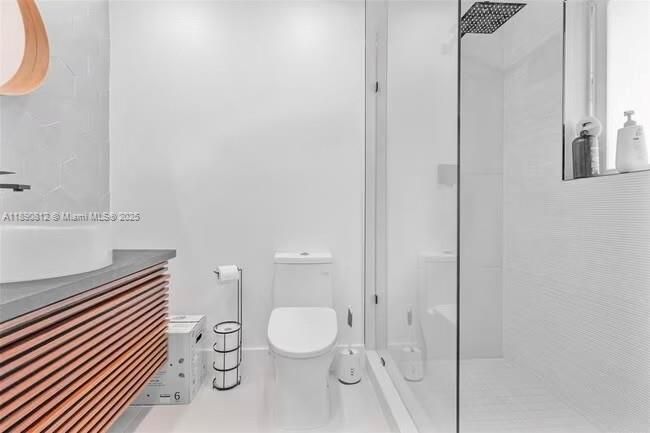 合同活跃: $6,000 (4 贝兹, 3 浴室, 1630 平方英尺)