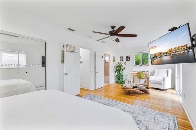 合同活跃: $6,000 (4 贝兹, 3 浴室, 1630 平方英尺)