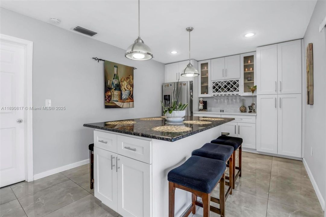 Active With Contract: $600,000 (3 beds, 2 baths, 1696 Square Feet)