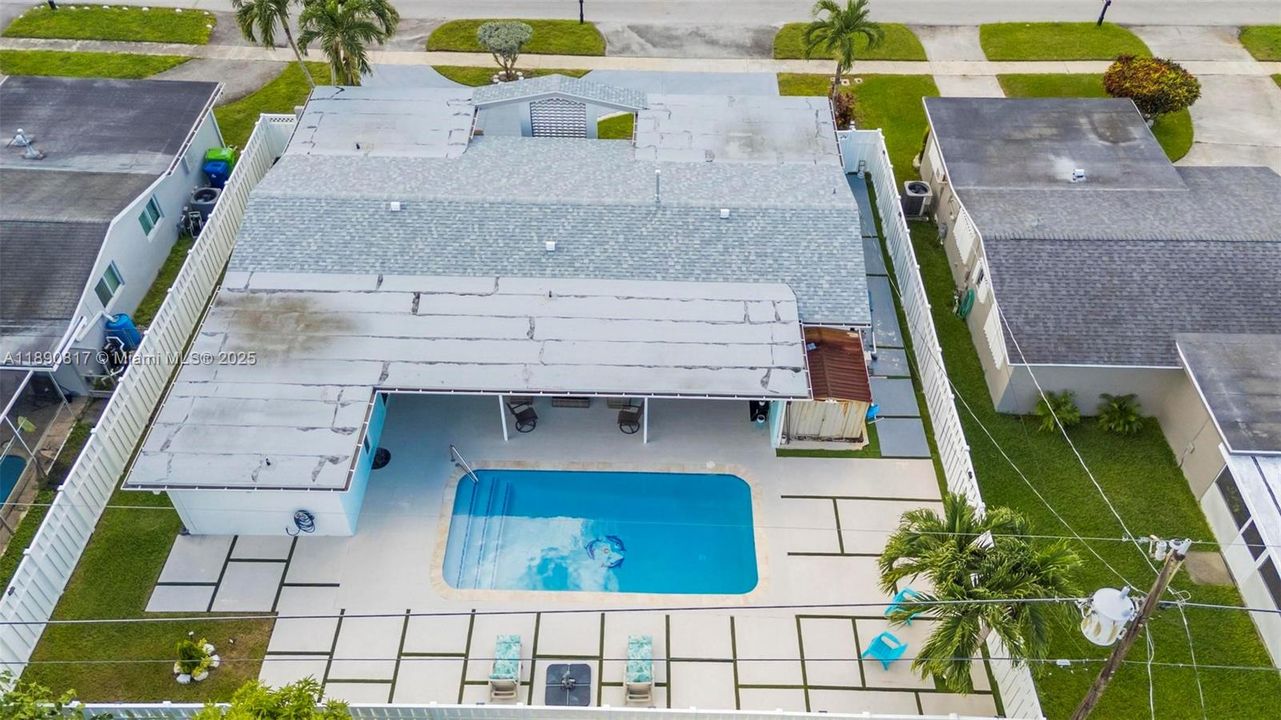 Active With Contract: $600,000 (3 beds, 2 baths, 1696 Square Feet)