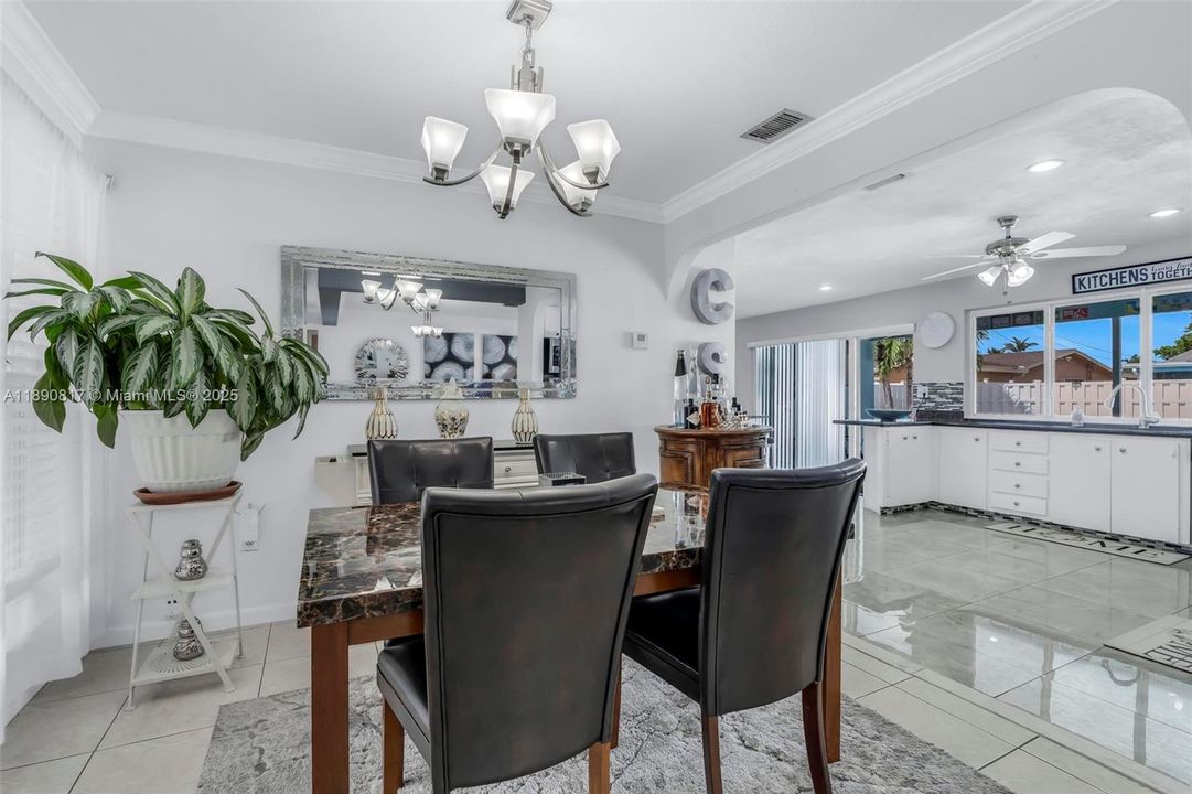 Active With Contract: $600,000 (3 beds, 2 baths, 1696 Square Feet)