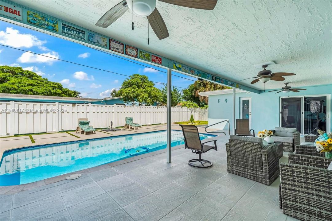 Active With Contract: $600,000 (3 beds, 2 baths, 1696 Square Feet)