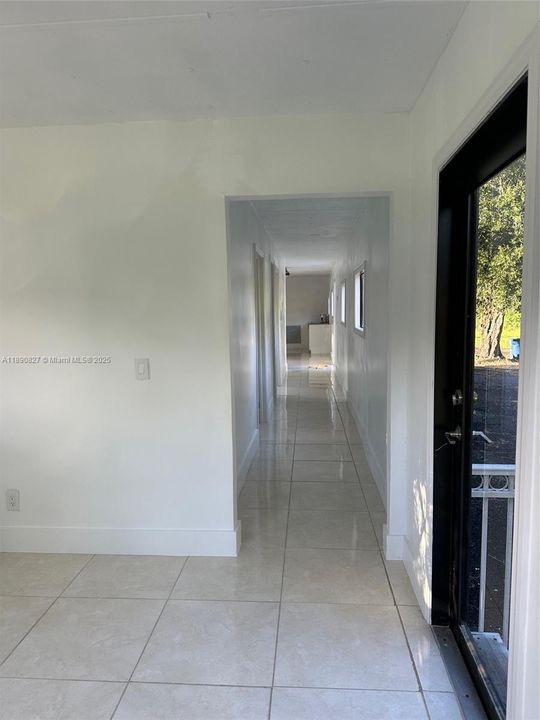 For Sale: $160,000 (3 beds, 1 baths, 840 Square Feet)