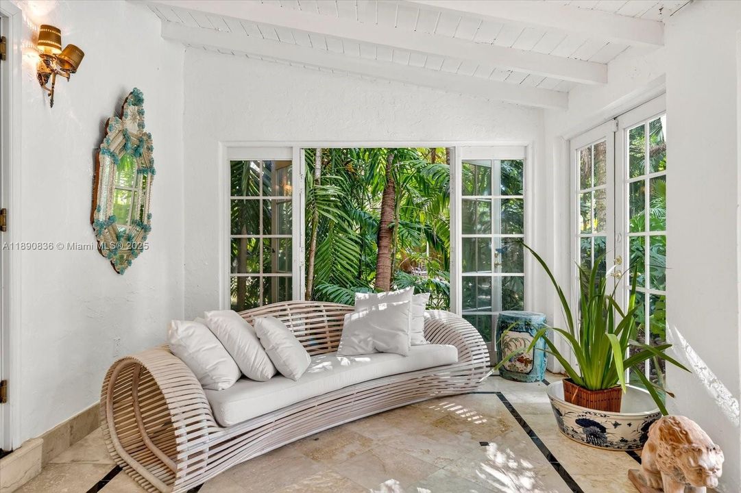 待售: $7,500,000 (4 贝兹, 4 浴室, 4622 平方英尺)