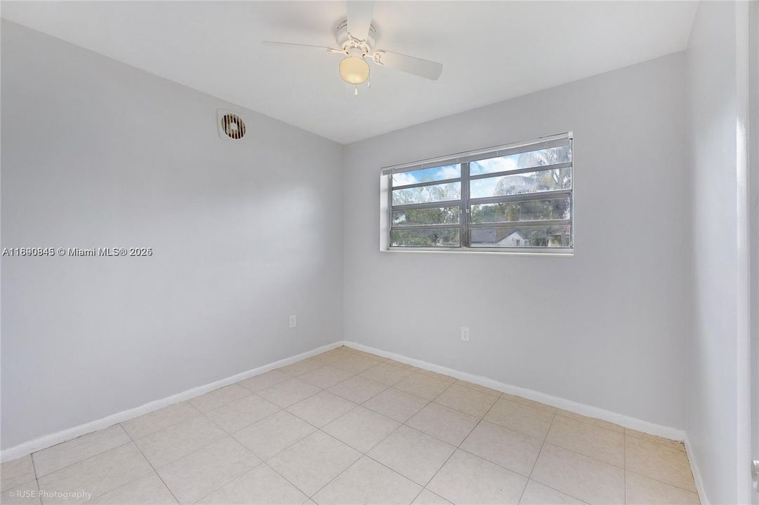 Active With Contract: $4,000 (4 beds, 2 baths, 1807 Square Feet)