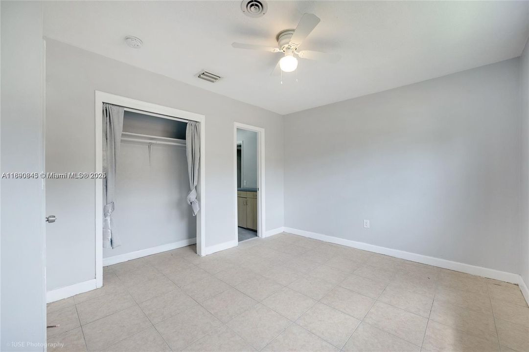 Active With Contract: $4,000 (4 beds, 2 baths, 1807 Square Feet)