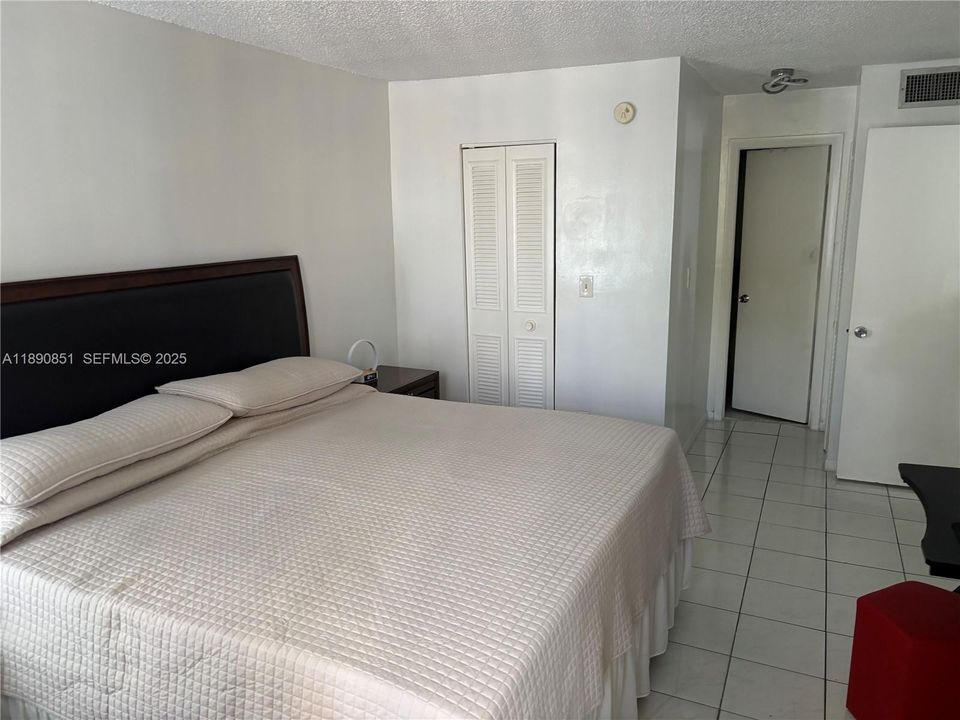 出租: $1,700 (1 贝兹, 1 浴室, 614 平方英尺)