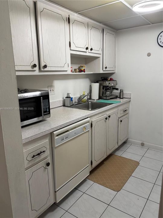 出租: $1,700 (1 贝兹, 1 浴室, 614 平方英尺)