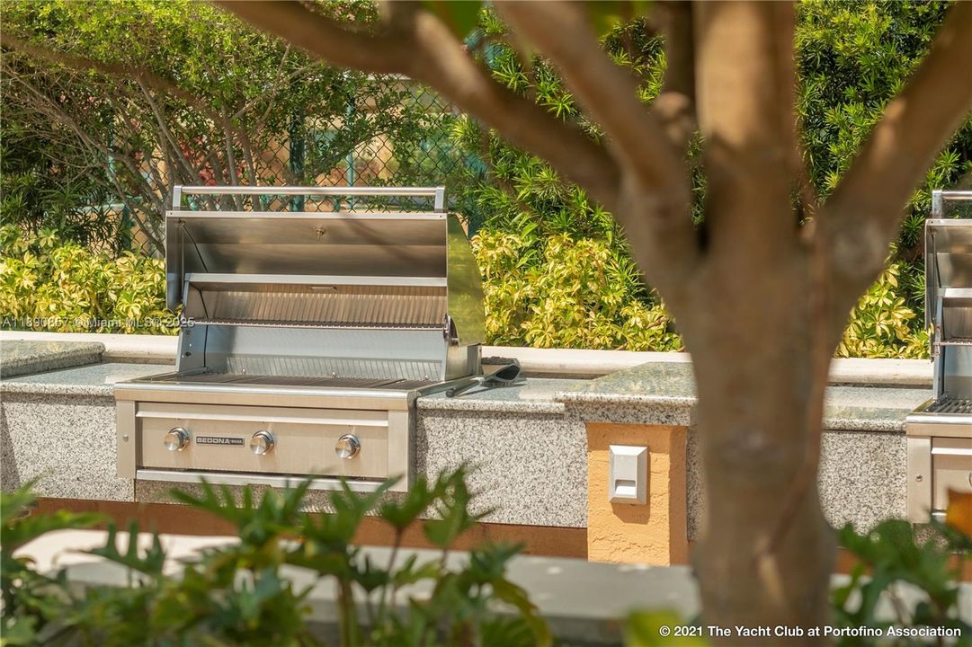 Под контрактом: $11,000 (3 спален, 2 ванн, 1490 Квадратных фут)