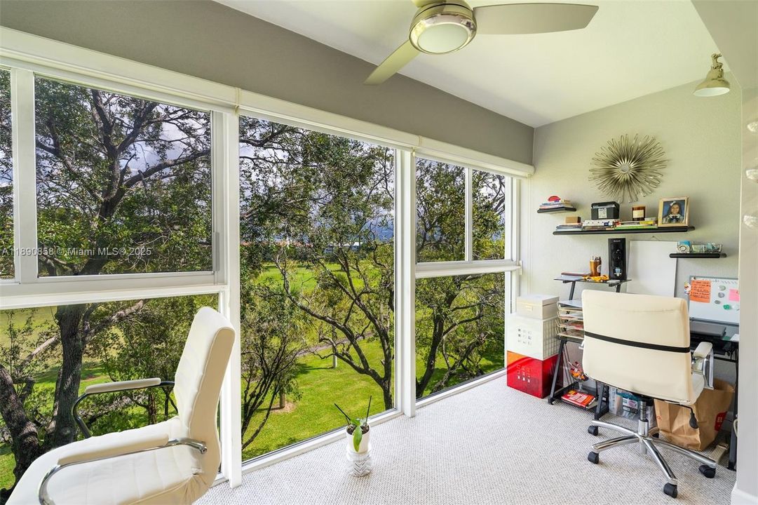 合同活跃: $1,800 (1 贝兹, 1 浴室, 1065 平方英尺)