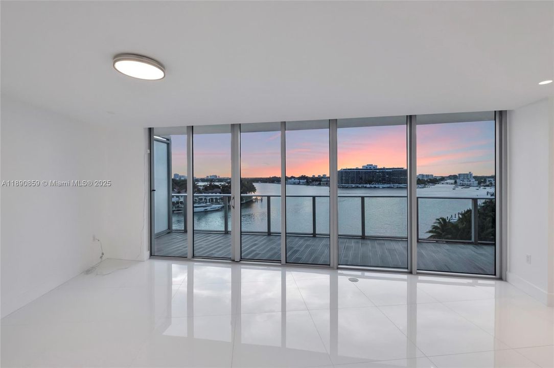 待售: $2,250,000 (3 贝兹, 3 浴室, 2231 平方英尺)