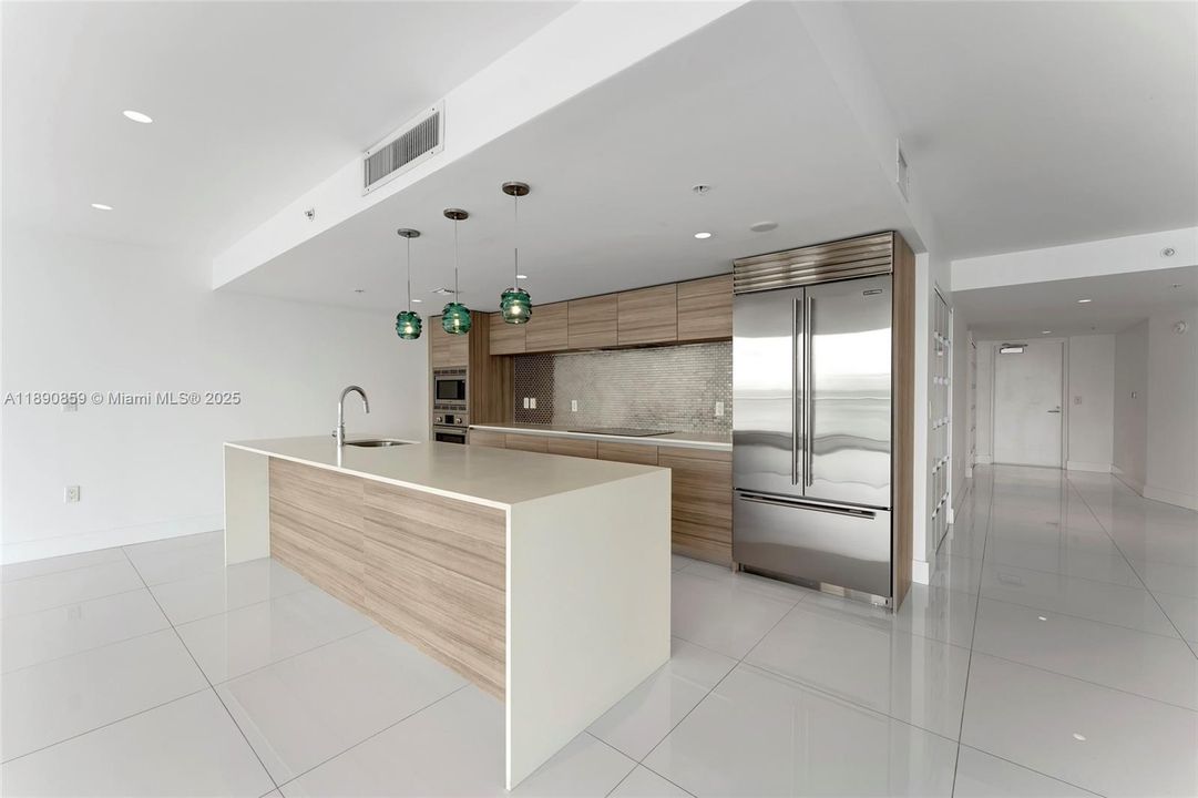 待售: $2,250,000 (3 贝兹, 3 浴室, 2231 平方英尺)