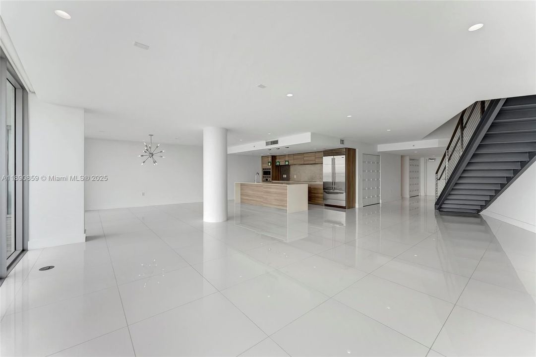 待售: $2,250,000 (3 贝兹, 3 浴室, 2231 平方英尺)