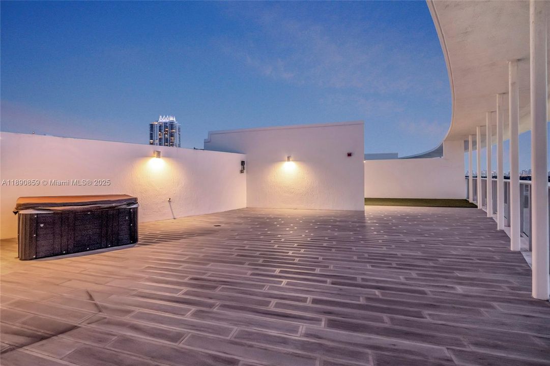 待售: $2,250,000 (3 贝兹, 3 浴室, 2231 平方英尺)