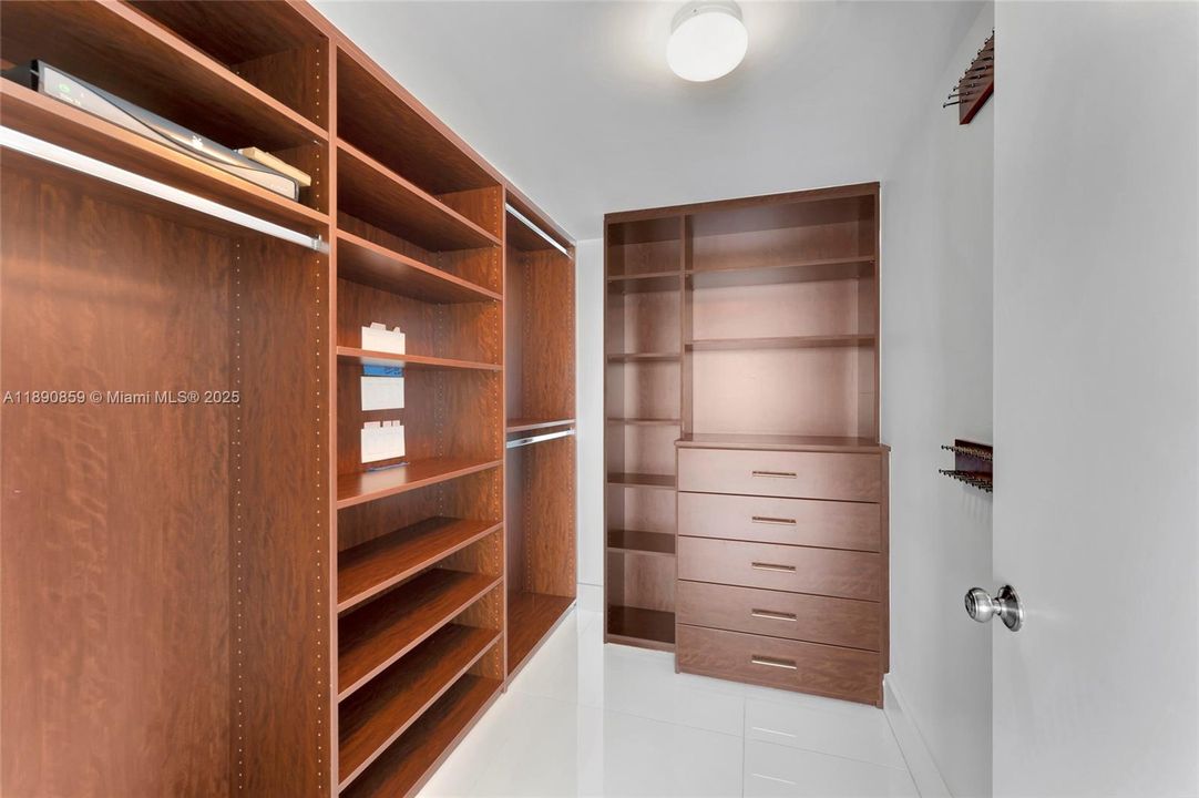 待售: $2,250,000 (3 贝兹, 3 浴室, 2231 平方英尺)