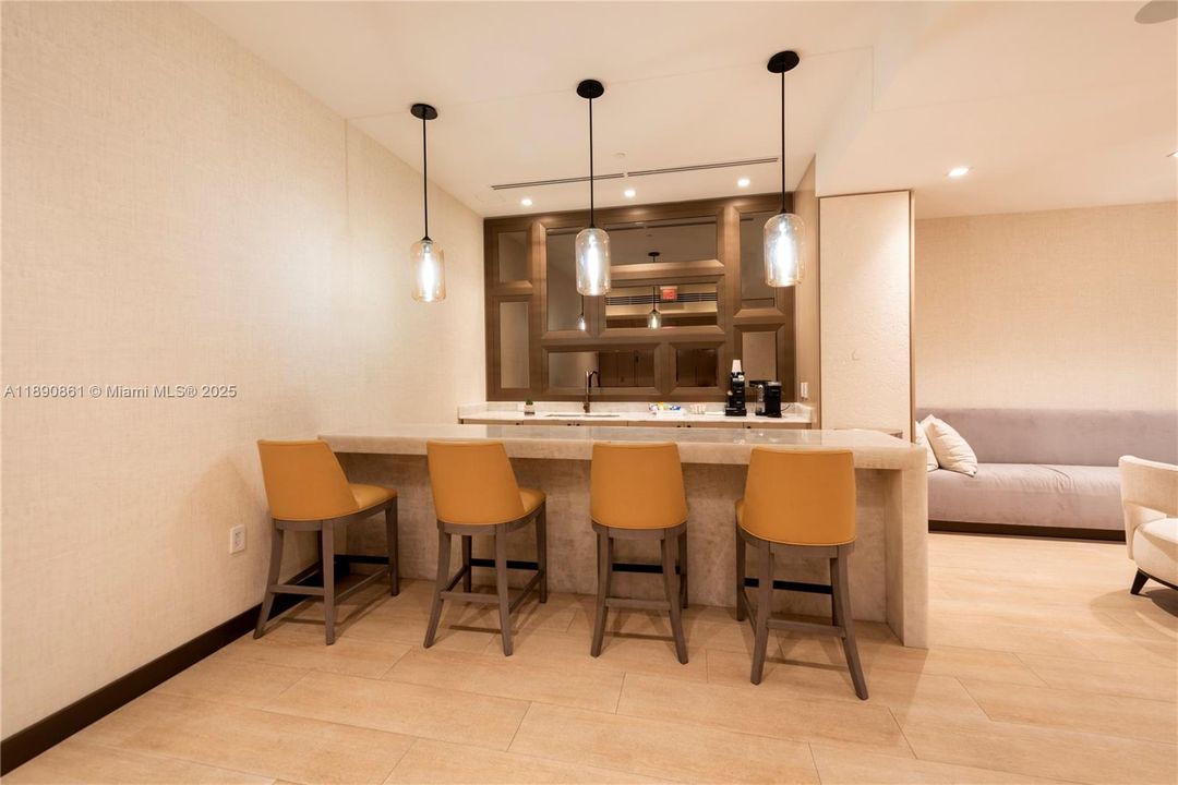 En Venta: $1,199,000 (2 camas, 2 baños, 2018 Pies cuadrados)