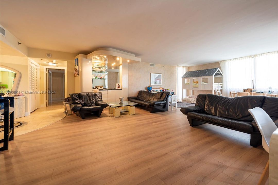 En Venta: $1,199,000 (2 camas, 2 baños, 2018 Pies cuadrados)