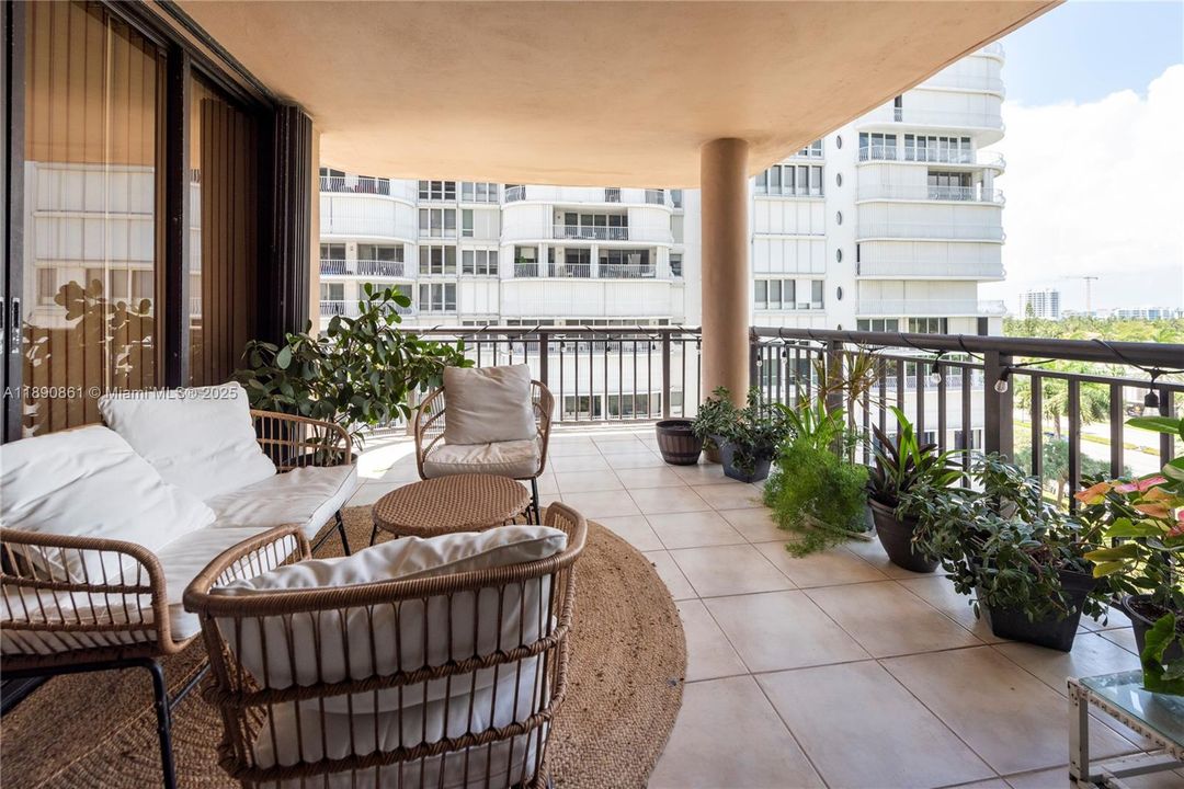 En Venta: $1,199,000 (2 camas, 2 baños, 2018 Pies cuadrados)