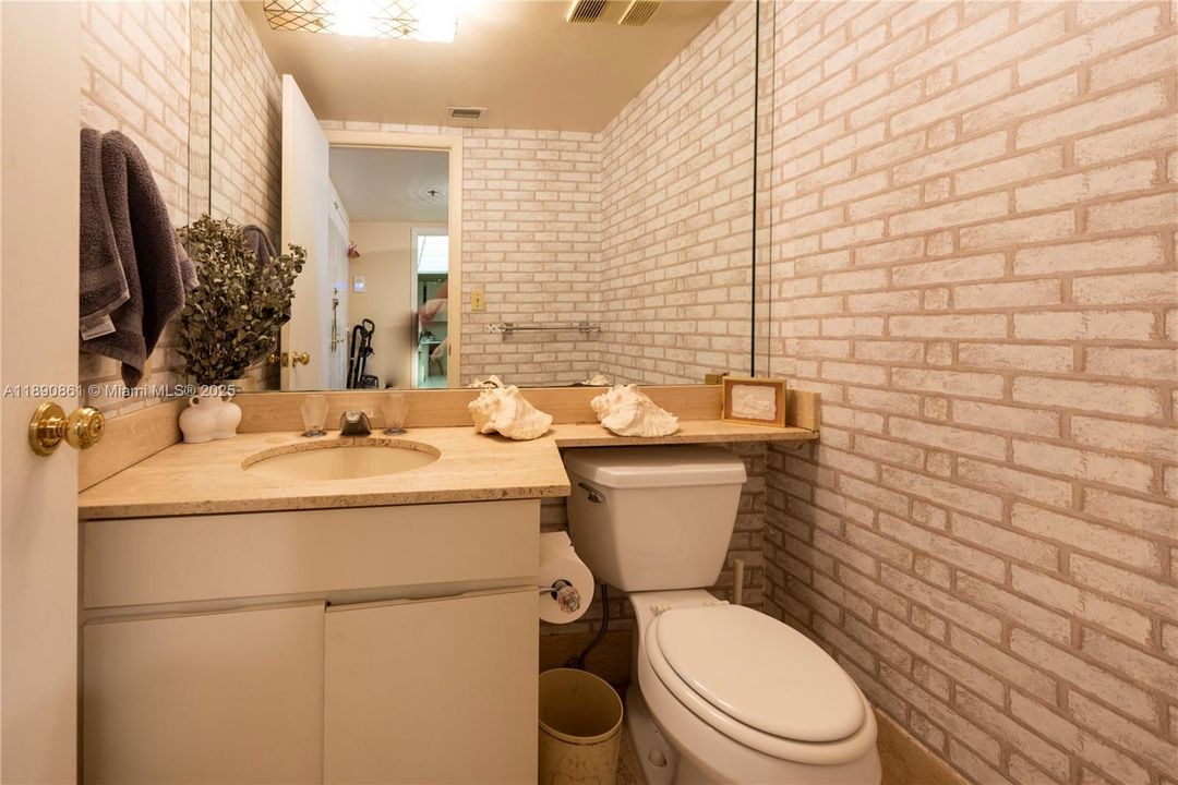 En Venta: $1,199,000 (2 camas, 2 baños, 2018 Pies cuadrados)