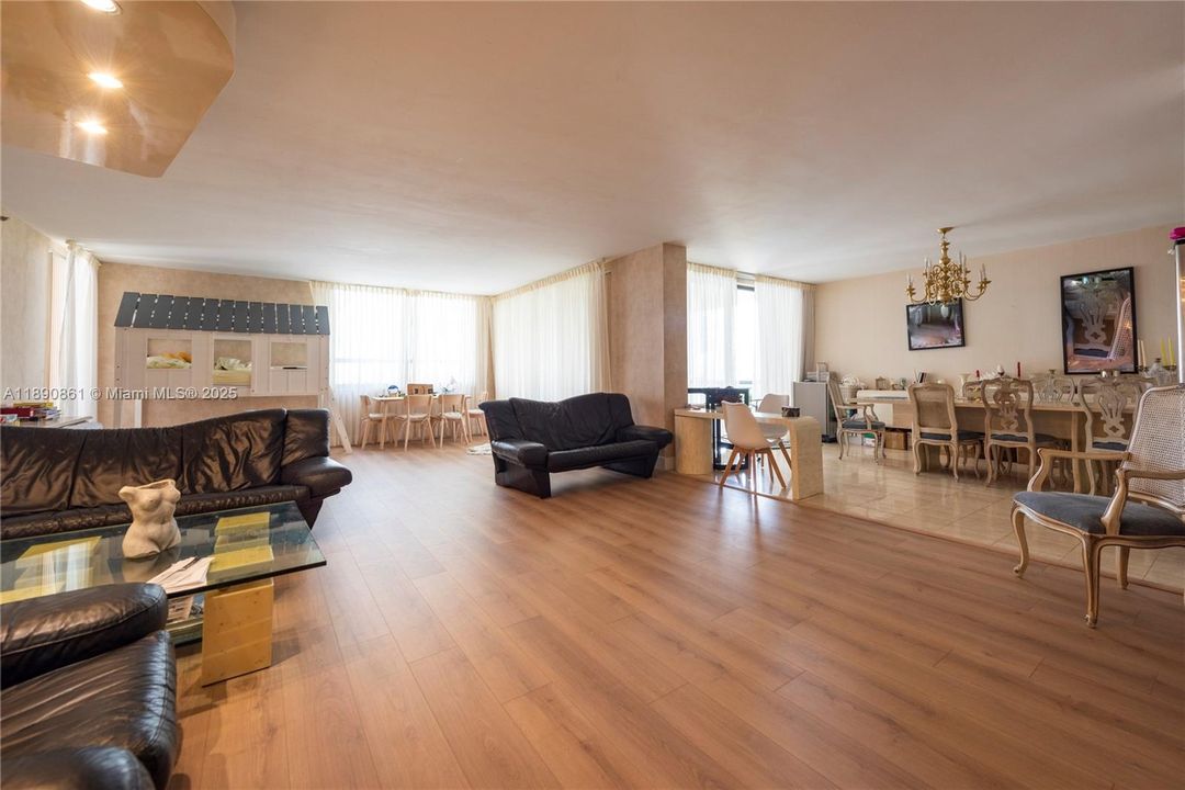 En Venta: $1,199,000 (2 camas, 2 baños, 2018 Pies cuadrados)