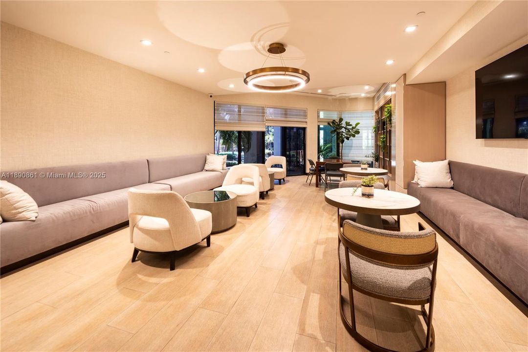 En Venta: $1,199,000 (2 camas, 2 baños, 2018 Pies cuadrados)