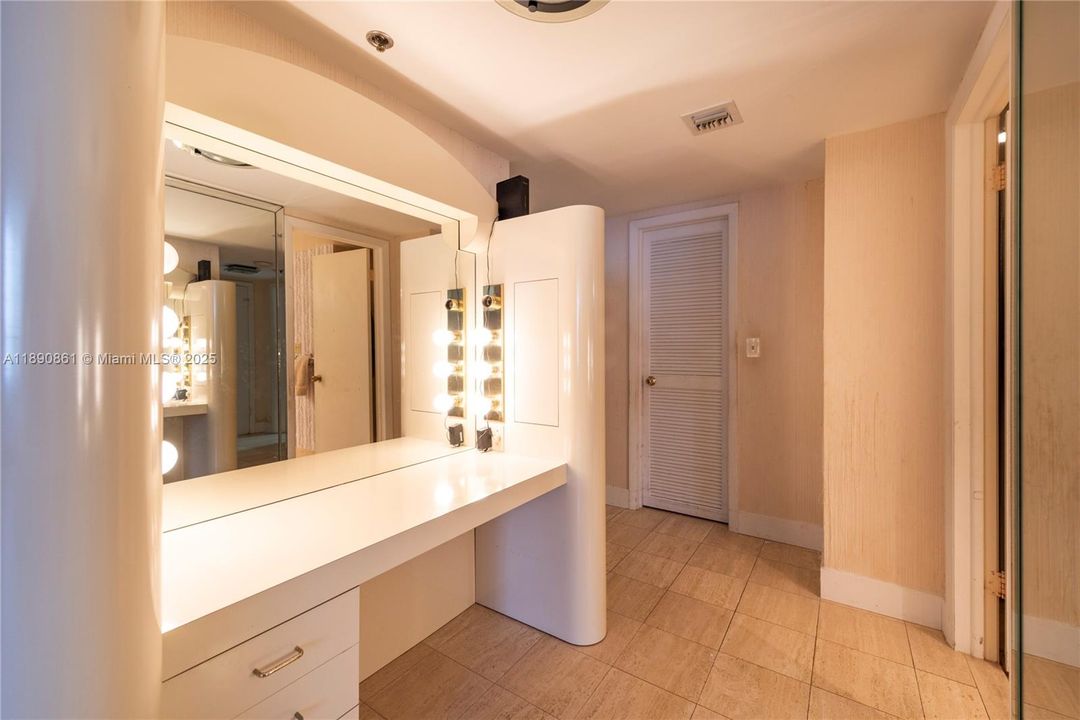 En Venta: $1,199,000 (2 camas, 2 baños, 2018 Pies cuadrados)