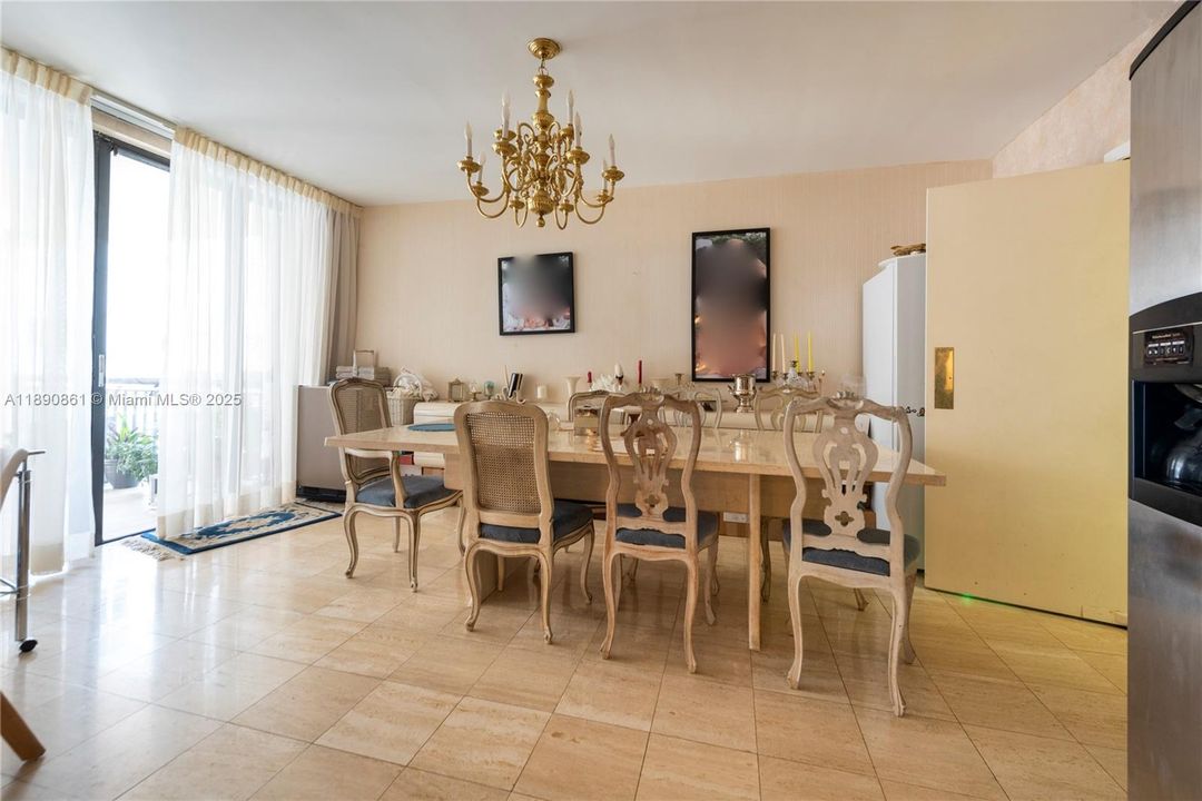 En Venta: $1,199,000 (2 camas, 2 baños, 2018 Pies cuadrados)